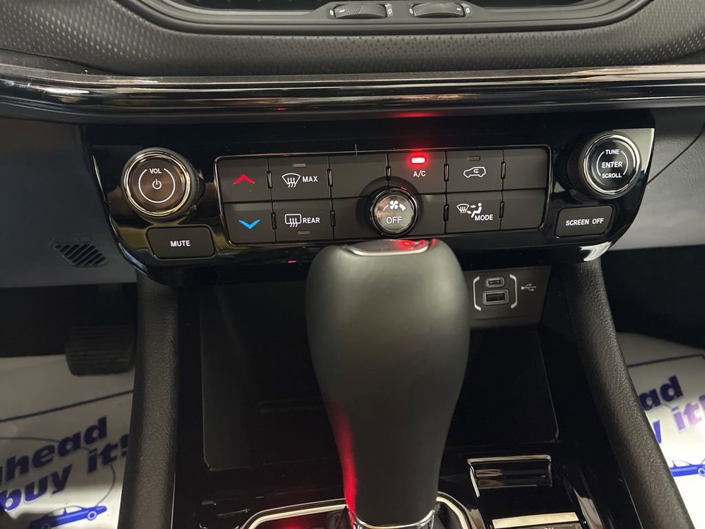 New 2026 Jeep Compass Latitude image 18