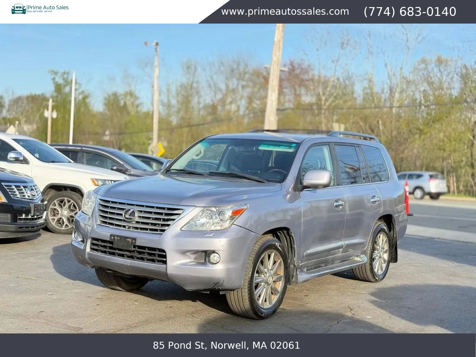 Used 2011 Lexus LX 570 4WD w/ Luxury Pkg image 2