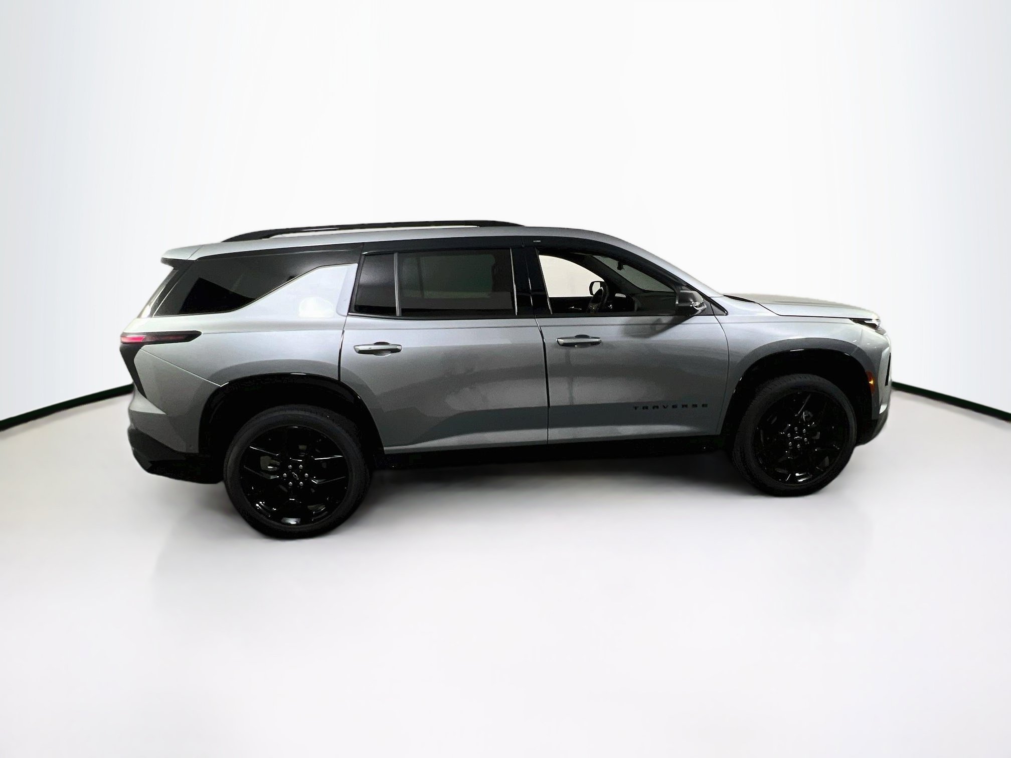 Used 2026 Chevrolet Traverse RS w/ LPO, Floor Liner Package AWD/4WD image 4