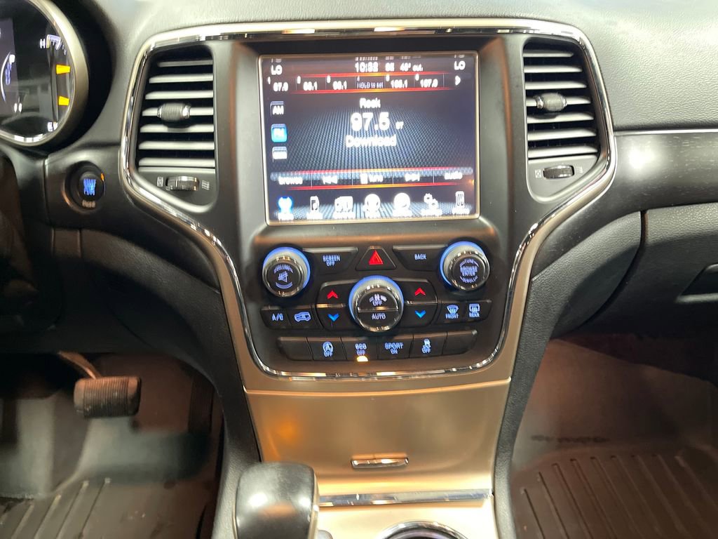 Used 2016 Jeep Grand Cherokee Laredo w/ Quick Order Package 23E AWD/4WD image 19