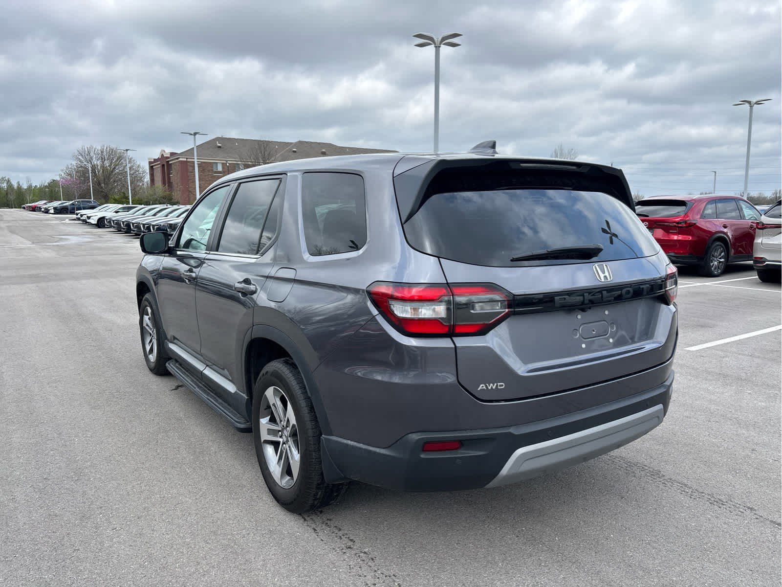 Used 2024 Honda Pilot EX-L image 3