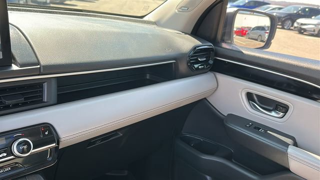 Used 2023 Honda Pilot Touring image 21