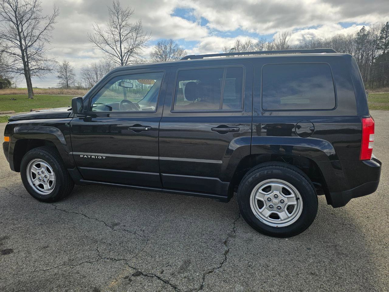 Used 2016 Jeep Patriot Sport w/ Power Value Group FWD image 9