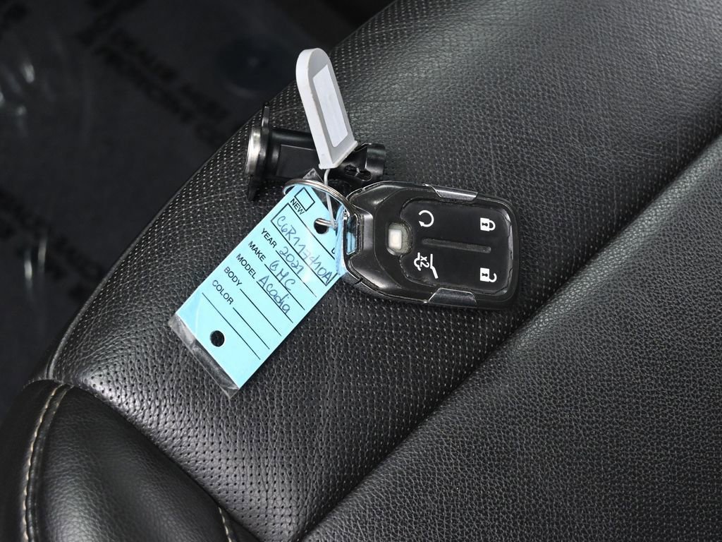 Used 2021 GMC Acadia SLT image 17