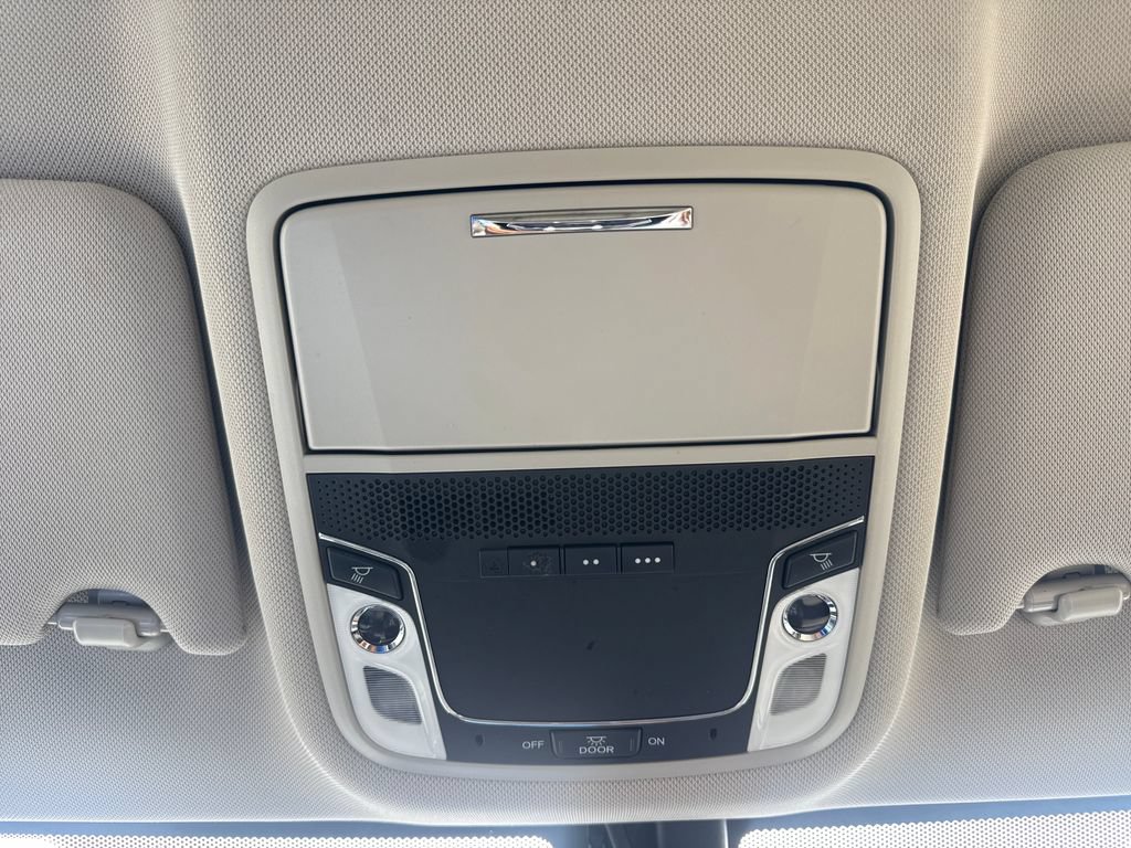 Certified 2018 Honda Clarity Touring image 28