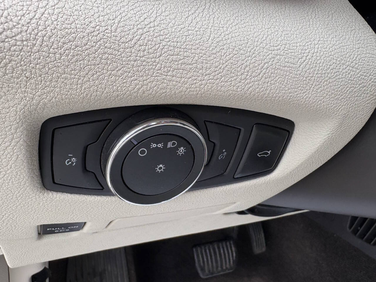 Used 2017 Lincoln Continental Premiere FWD image 39