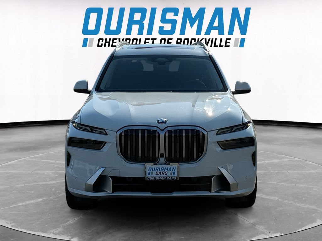 Used 2024 BMW X7 xDrive40i w/ Parking Assistance Package AWD/4WD image 8