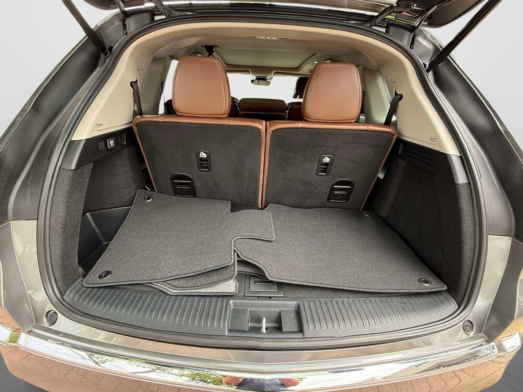 Certified 2024 Acura MDX w/ Technology Package AWD/4WD image 8