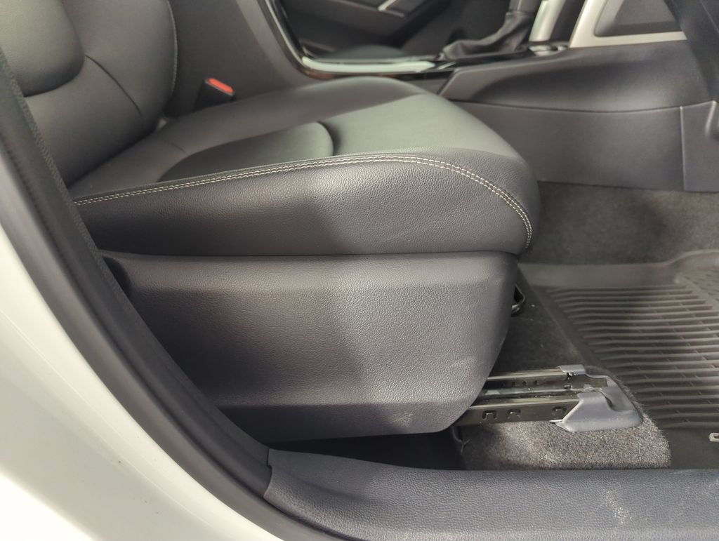Used 2023 Toyota Corolla Cross XLE FWD image 36