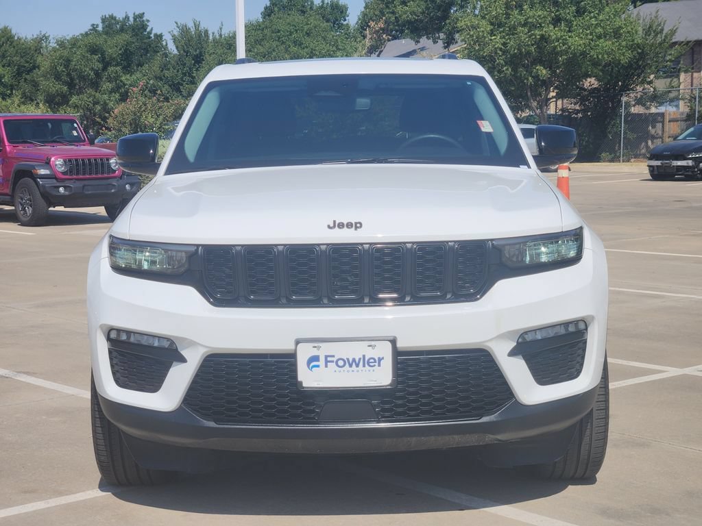 Used 2023 Jeep Grand Cherokee Limited w/ Black Appearance Package AWD/4WD image 2