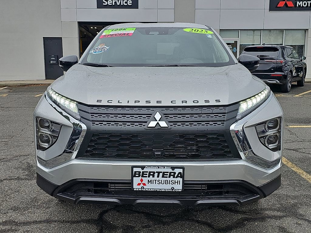 Used 2025 Mitsubishi Eclipse Cross LE image 2