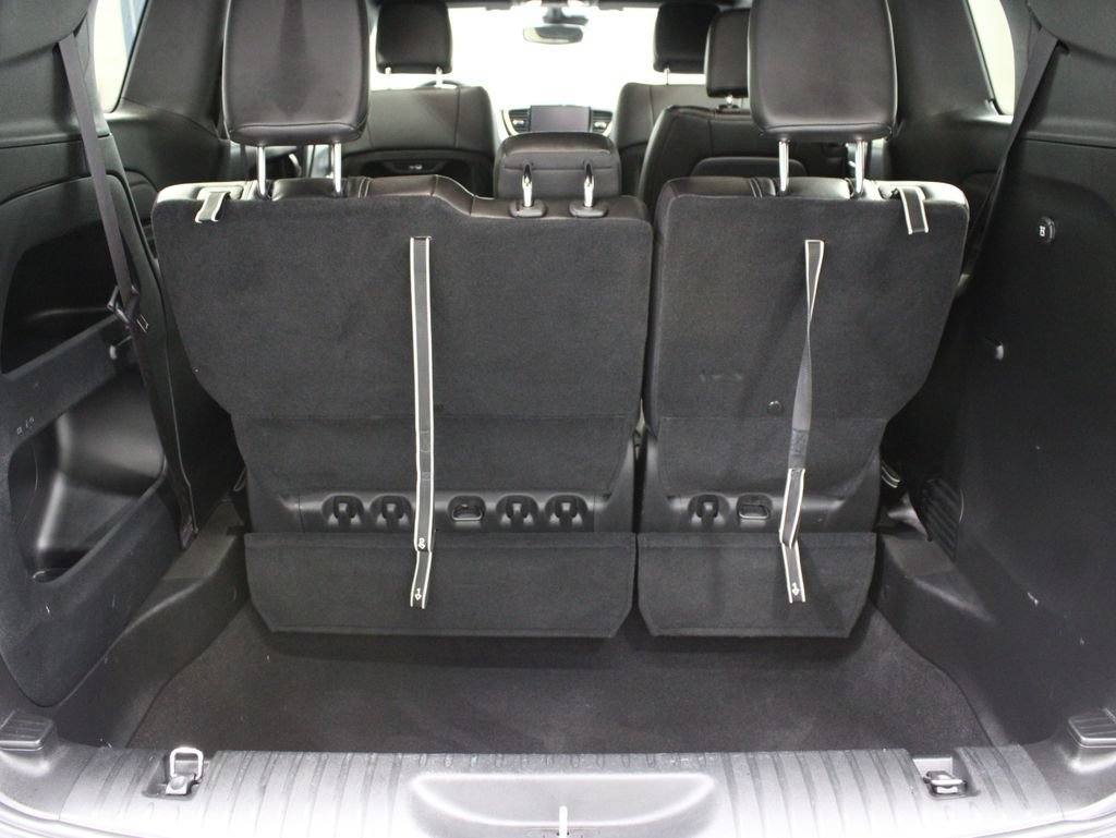 Used 2024 Chrysler Pacifica Touring-L w/ S Appearance Package AWD/4WD image 44