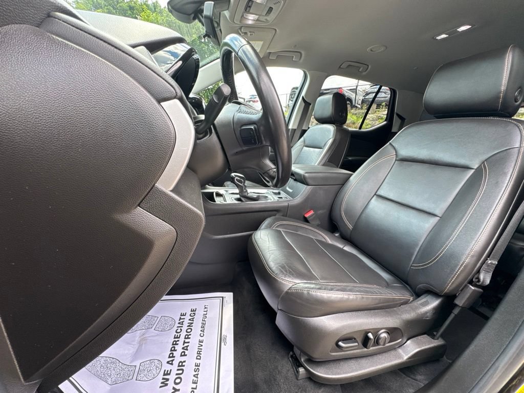 Used 2021 Chevrolet Traverse LT w/ LT Premium Package AWD/4WD image 15