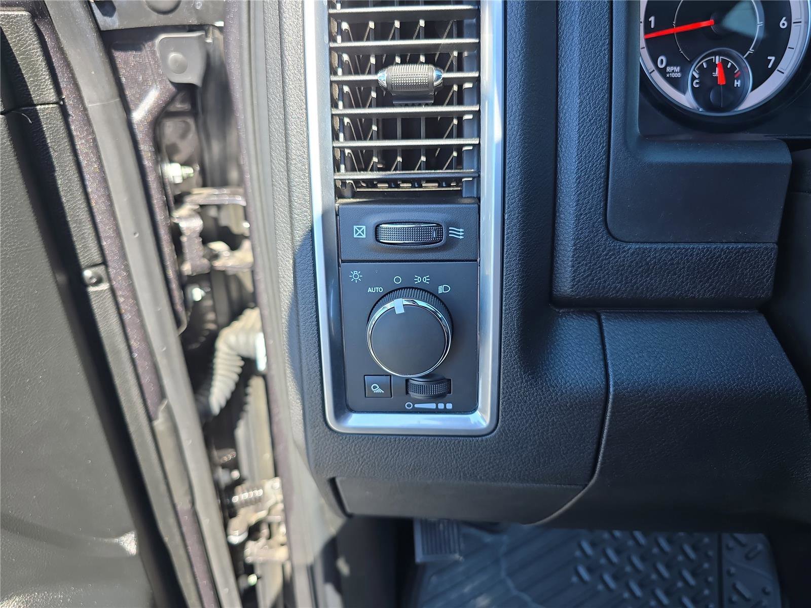 Used 2024 RAM 1500 Classic Warlock image 34