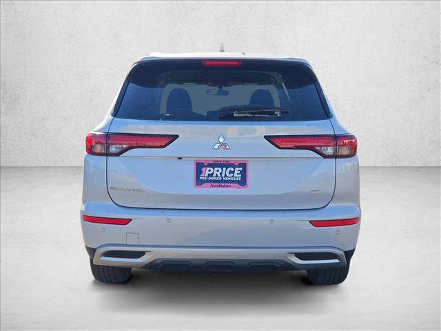 Used 2024 Mitsubishi Outlander SE Black Edition image 4