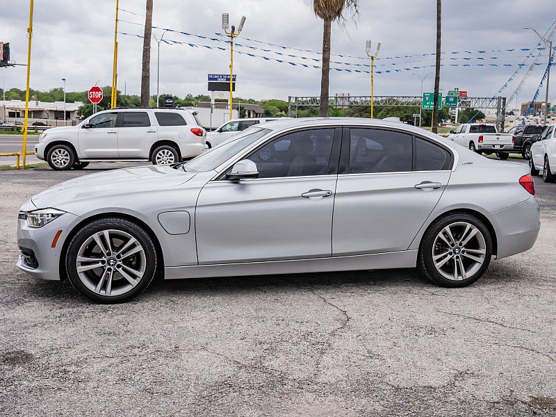 Used 2018 BMW 330e RWD image 8