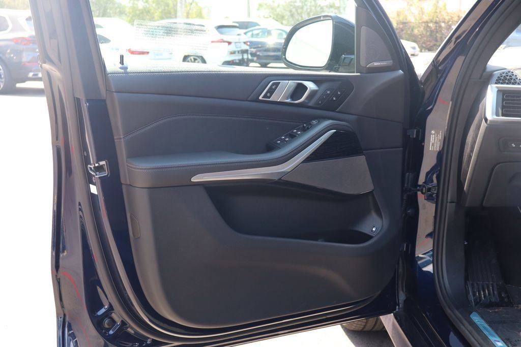 New 2026 BMW X5 xDrive50e image 17