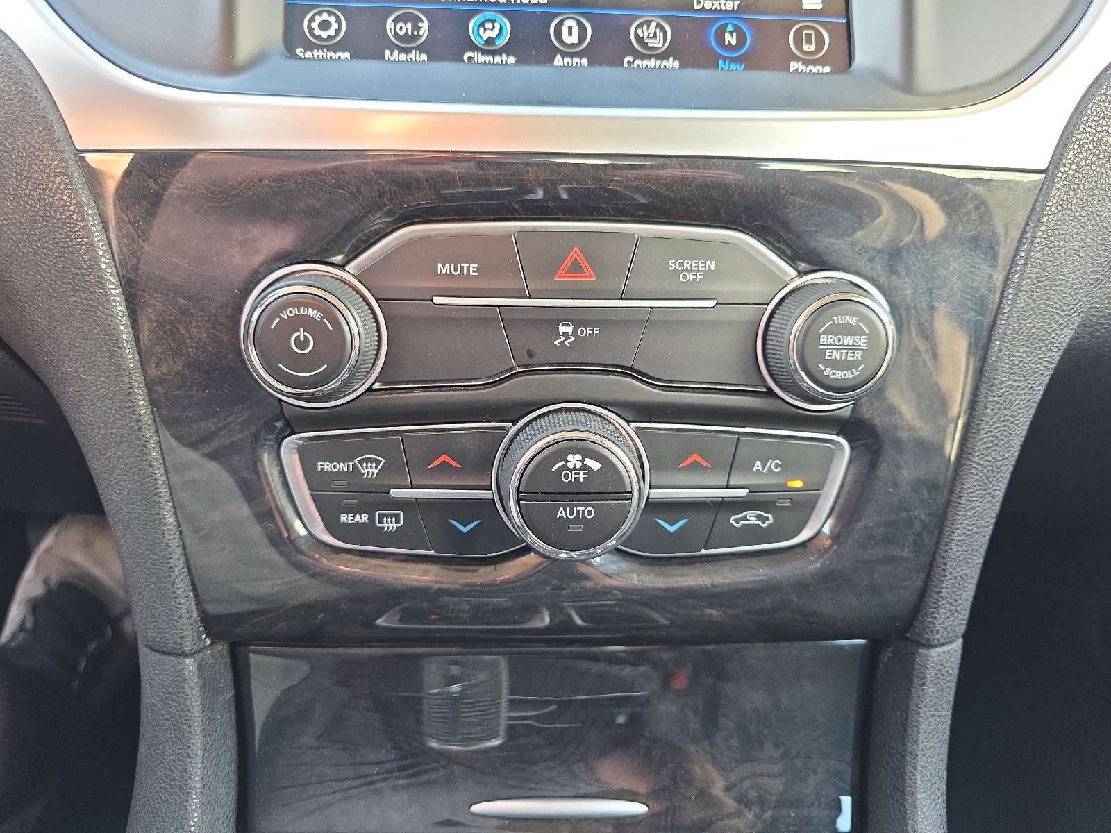 Used 2019 Chrysler 300 Limited image 35