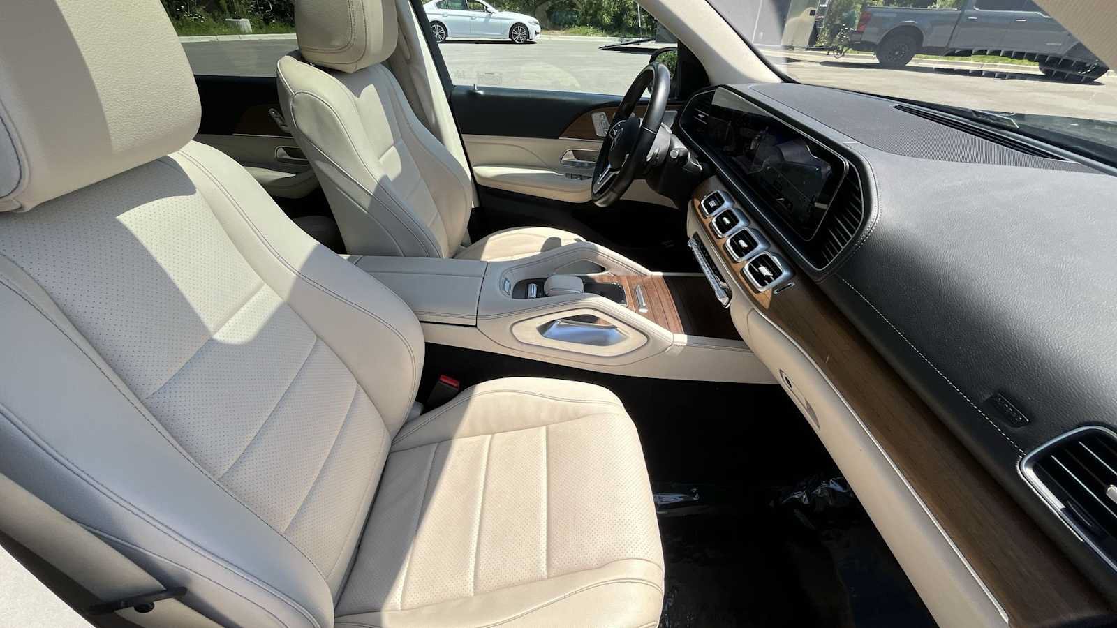 Used 2022 Mercedes-Benz GLS 450 4MATIC image 11