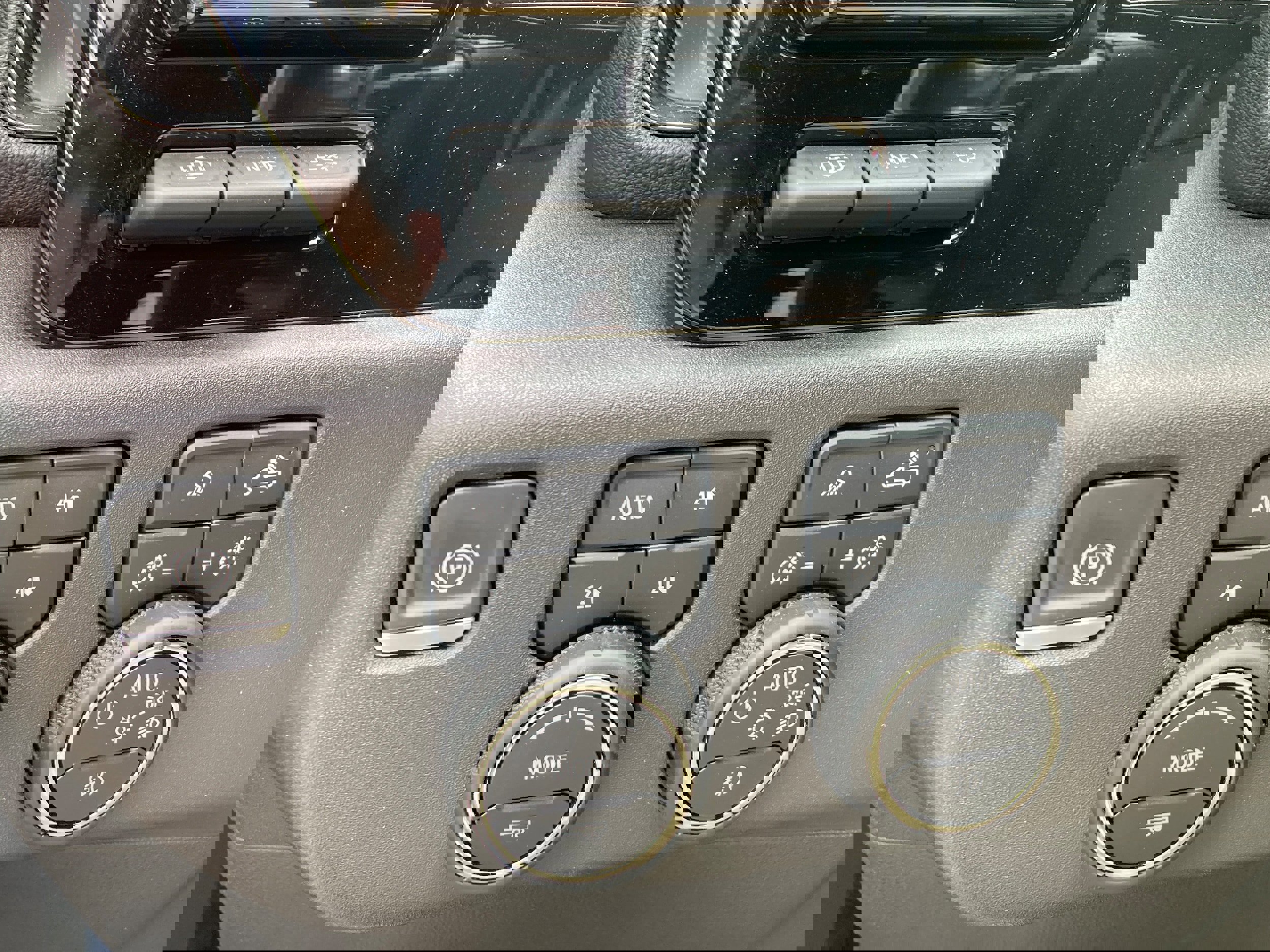 Used 2022 Chevrolet Silverado 1500 ZR2 w/ Technology Package image 24