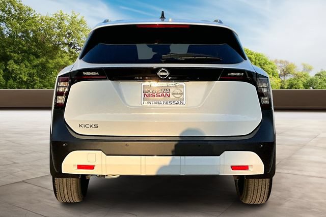 New 2026 Nissan Kicks SV w/ Charging Package FWD image 4