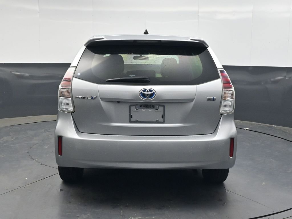 Used 2017 Toyota Prius V Two image 5