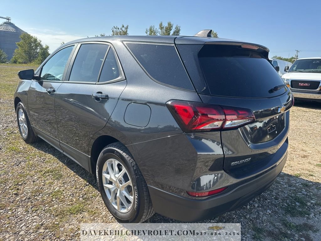 Used 2022 Chevrolet Equinox LS w/ LS Convenience Package image 3