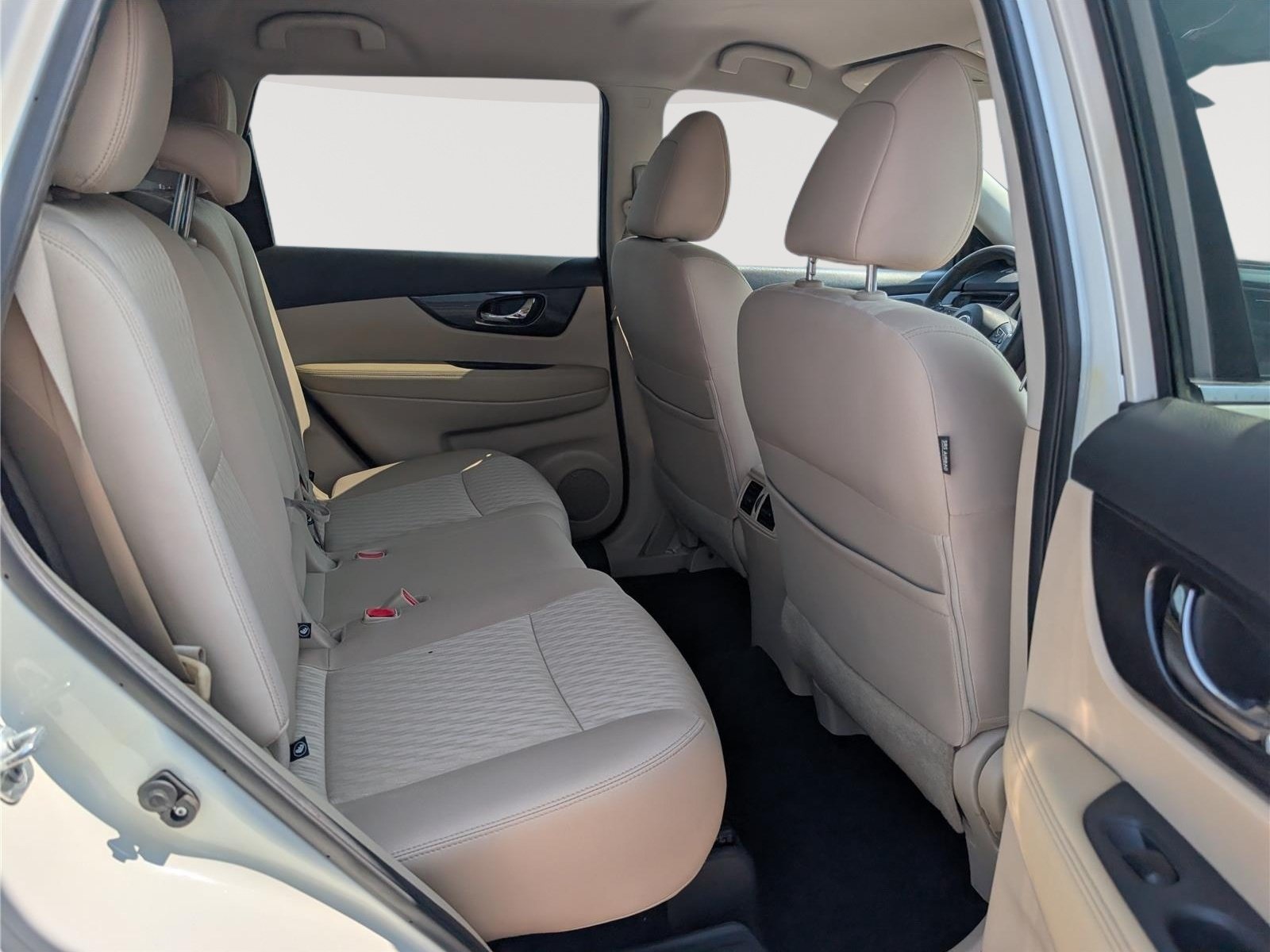 Used 2018 Nissan Rogue SV AWD/4WD image 11
