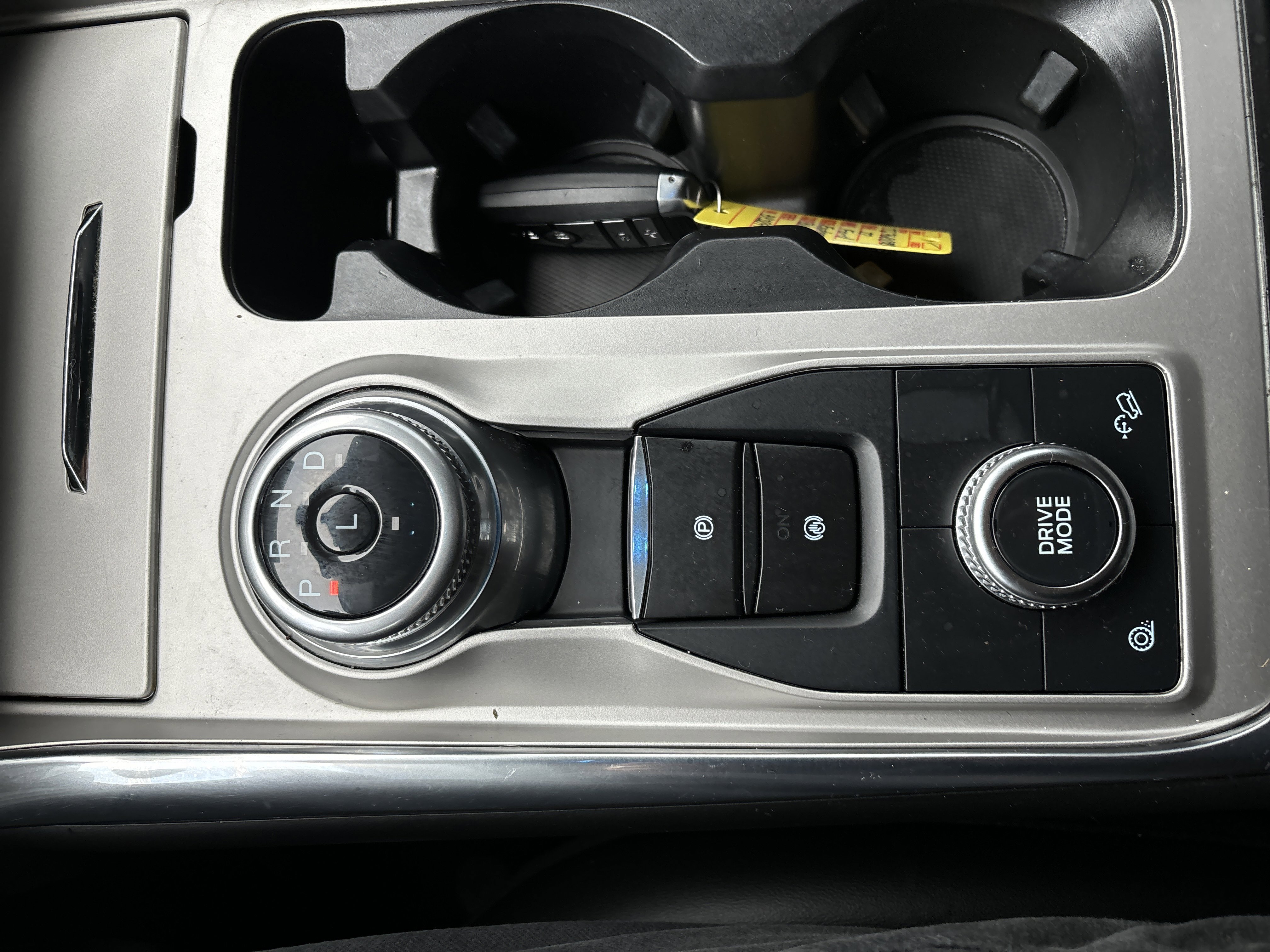 Used 2022 Ford Explorer XLT w/ Equipment Group 202A image 25