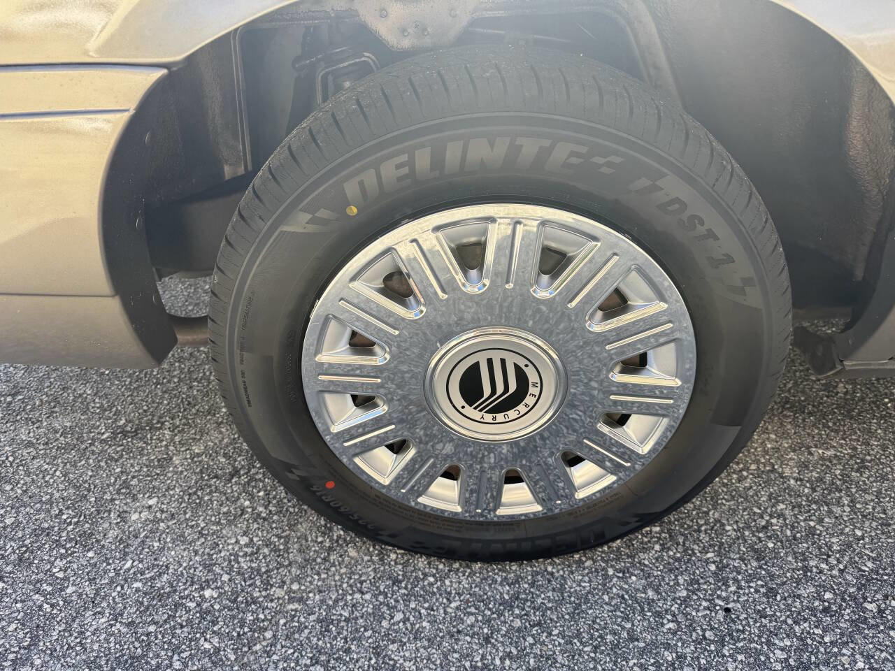 Used 2004 Mercury Grand Marquis GS image 9