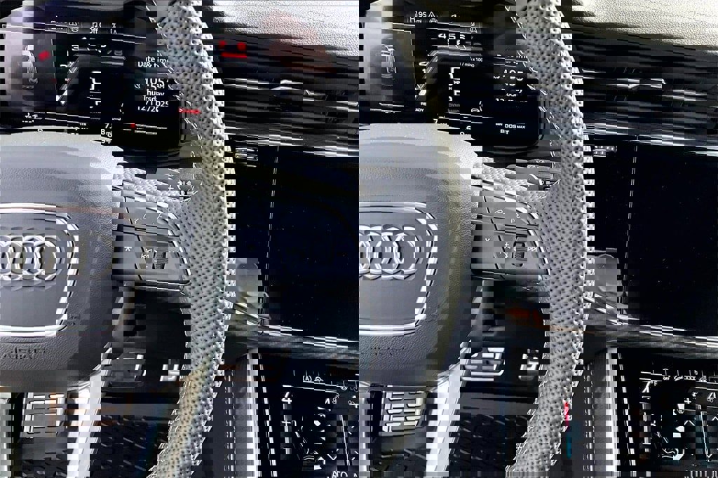 New 2026 Audi SQ7 Premium Plus image 25