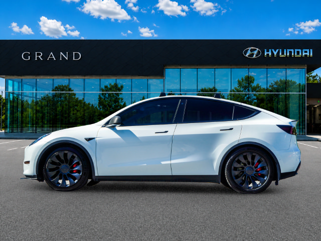 Used 2022 Tesla Model Y Performance AWD/4WD image 3