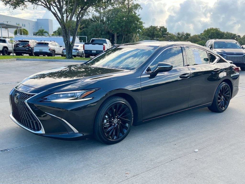 Certified 2024 Lexus ES 300h Ultra Luxury w/ Accessory Package (Z2) FWD image 3