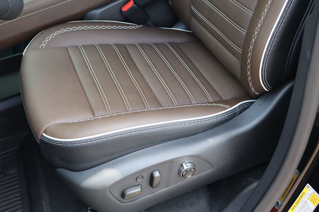 New 2026 GMC Acadia Denali Ultimate w/ LPO, Floor Liner Package AWD/4WD image 13