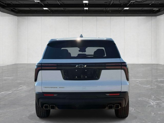 Used 2024 Chevrolet Traverse LS AWD/4WD image 4