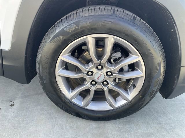 Used 2023 GMC Terrain SLT image 32