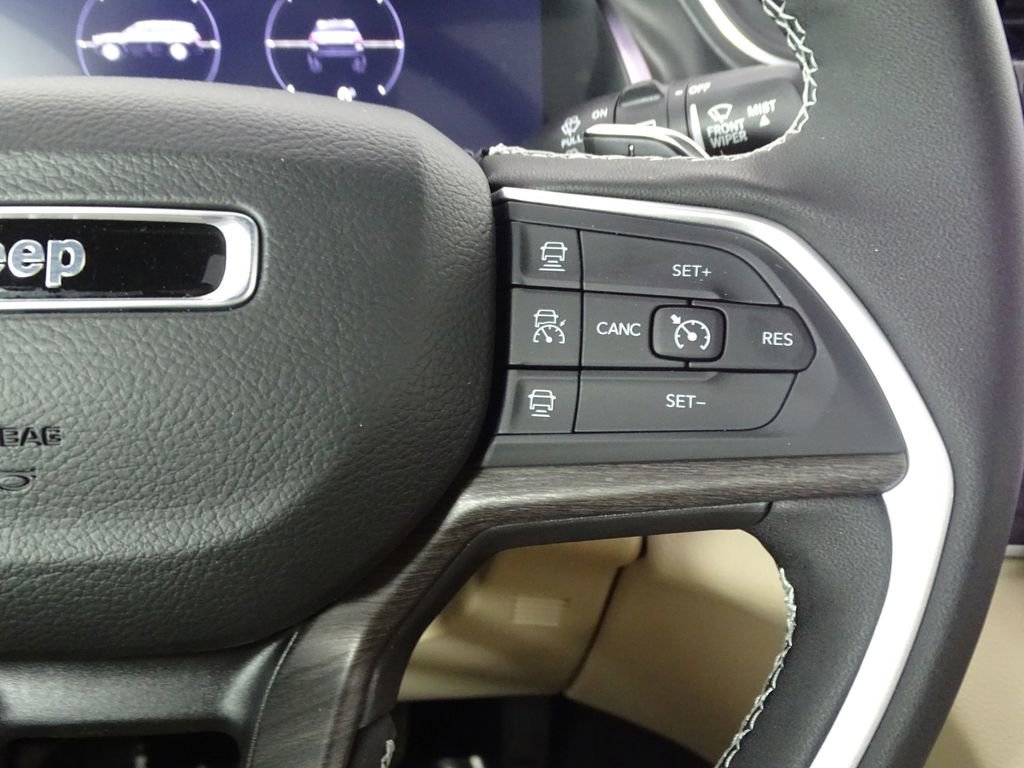 New 2025 Jeep Grand Cherokee L Limited w/ Luxury Tech Group II image 33