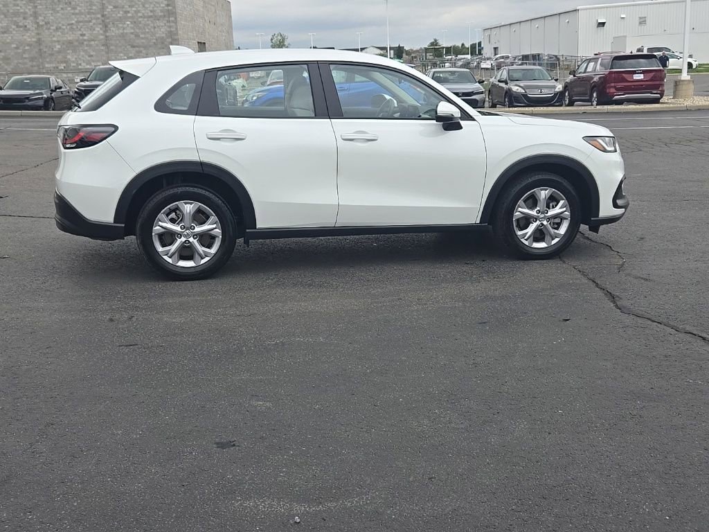 Certified 2023 Honda HR-V LX image 9