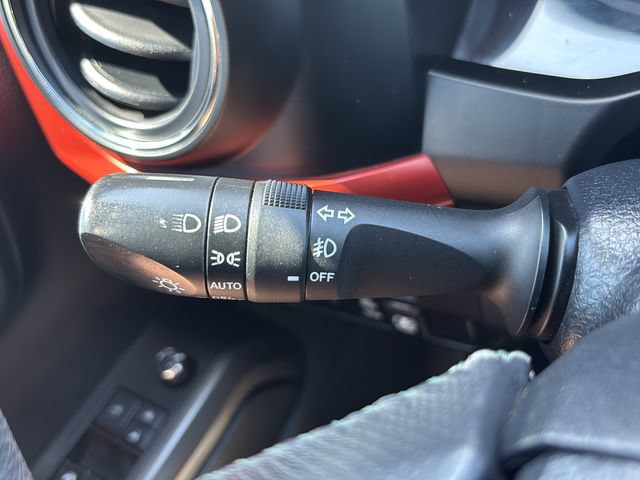 Used 2017 Toyota Tacoma TRD Off-Road w/ Premium & Technology Package AWD/4WD image 19