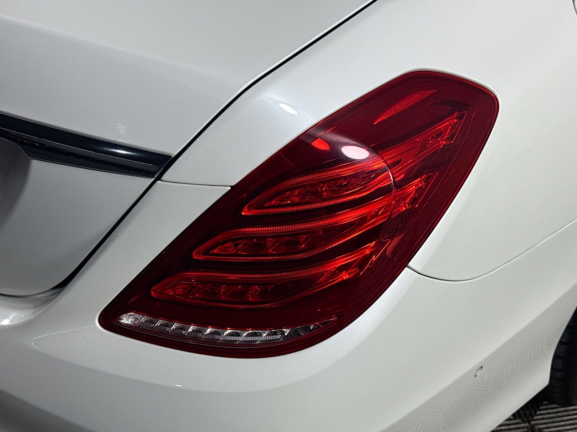 Used 2017 Mercedes-Benz S 550 Sedan image 34