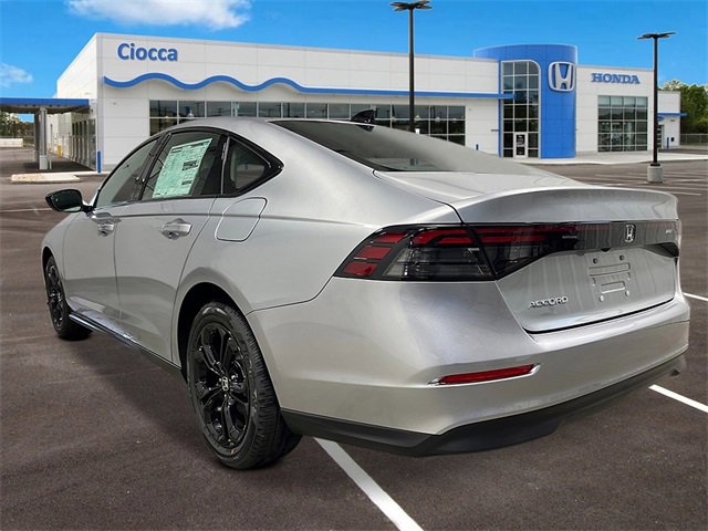 New 2025 Honda Accord SE image 3