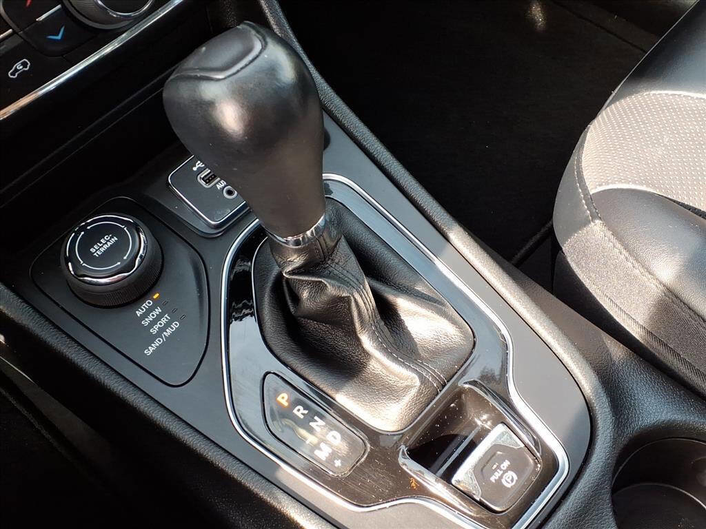 Used 2022 Jeep Cherokee Limited image 17