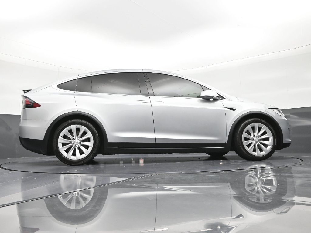 Used 2018 Tesla Model X 100D AWD/4WD image 28