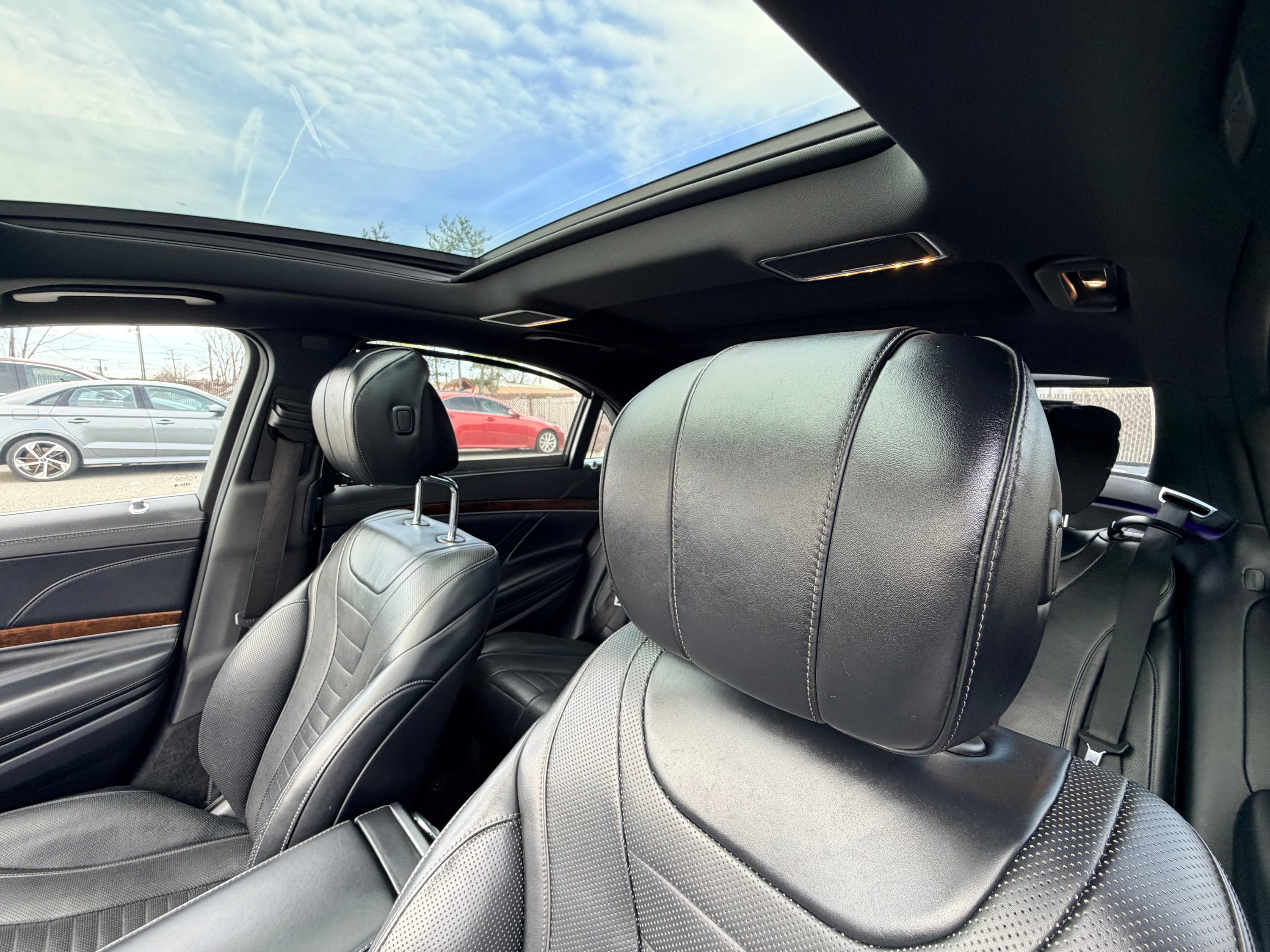 Used 2018 Mercedes-Benz S 560 4MATIC Sedan image 21