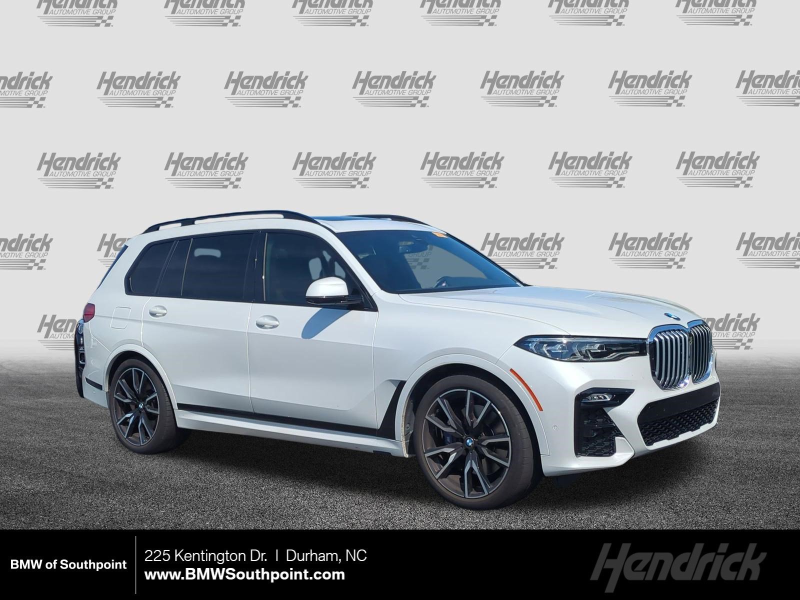 Used 2022 BMW X7 xDrive40i w/ M Sport Package AWD/4WD image 1