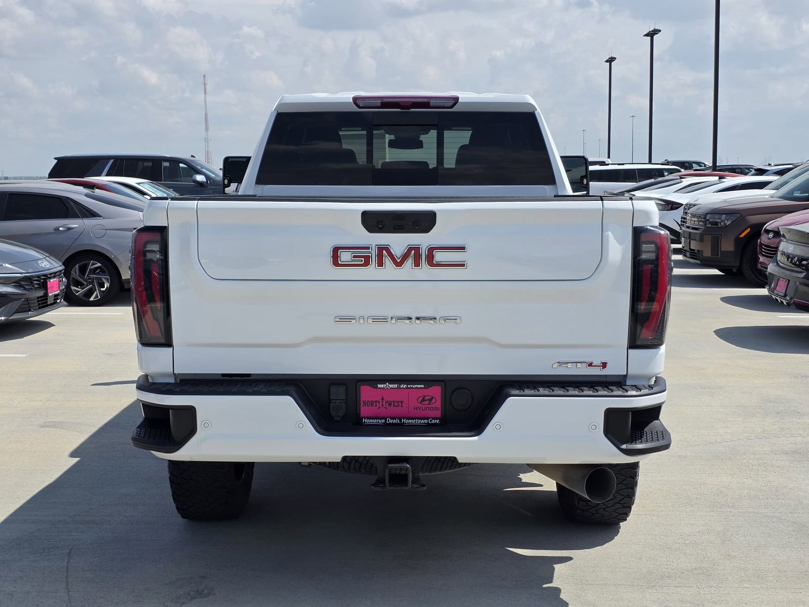 Used 2024 GMC Sierra 2500 AT4 w/ AT4 Preferred Package image 7
