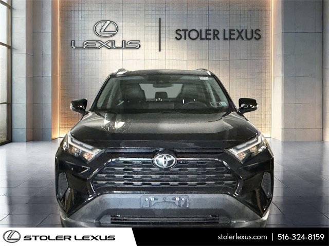 Used 2022 Toyota RAV4 XLE image 2