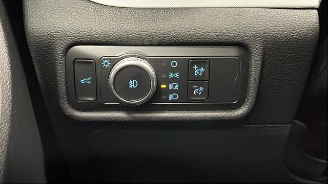 Used 2021 Ford Explorer XLT w/ XLT Sport Appearance Package image 36