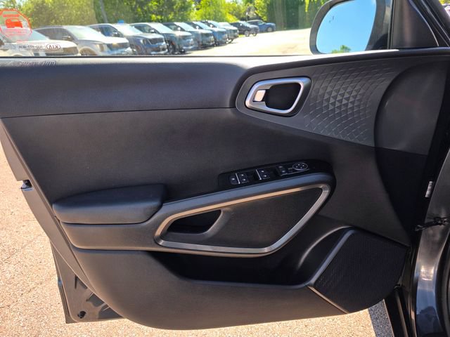 Used 2020 Kia Soul S FWD image 23
