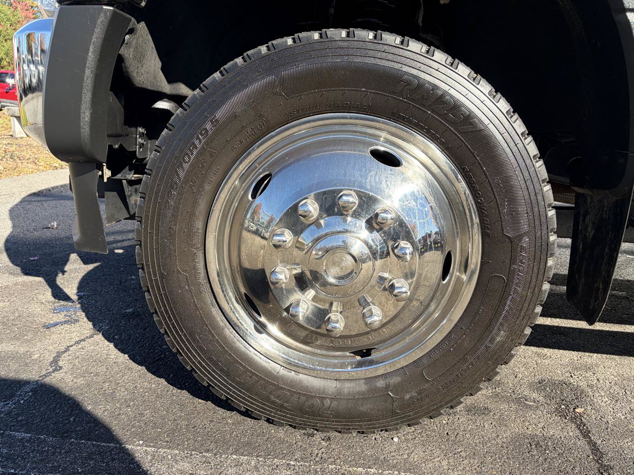 Used 2022 Ford F550 4x4 Regular Cab Super Duty image 12